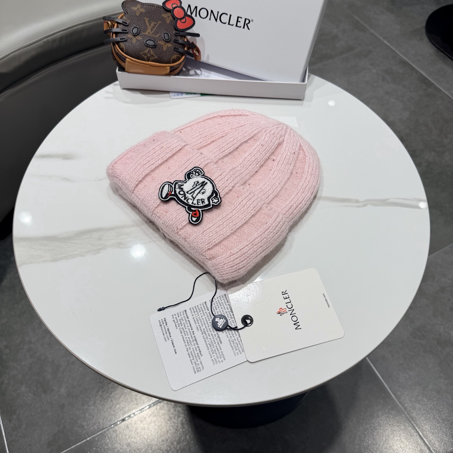高版本蒙口Moncler盟可睐💥官网经典针织帽，原单复刻.非常柔软亲肤，弹性很好💓有质感又非常百搭的款式