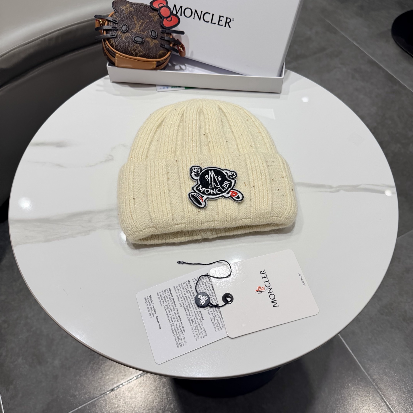 高版本蒙口Moncler盟可睐💥官网经典针织帽，原单复刻.非常柔软亲肤，弹性很好💓有质感又非常百搭的款式
