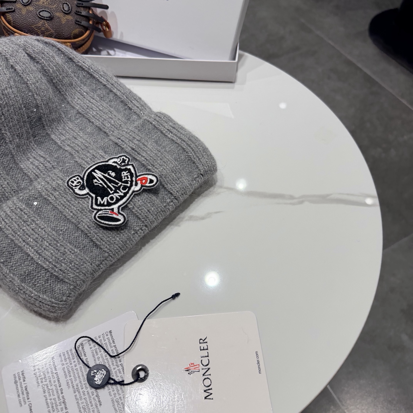 高版本蒙口Moncler盟可睐💥官网经典针织帽，原单复刻.非常柔软亲肤，弹性很好💓有质感又非常百搭的款式