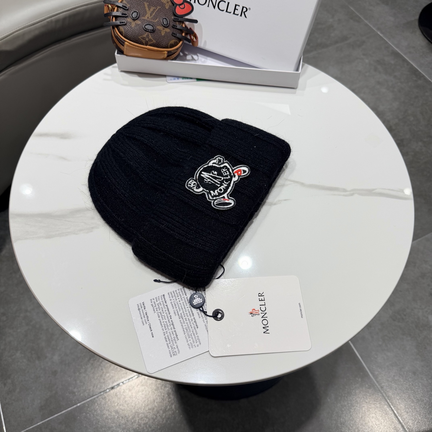 高版本蒙口Moncler盟可睐💥官网经典针织帽，原单复刻.非常柔软亲肤，弹性很好💓有质感又非常百搭的款式