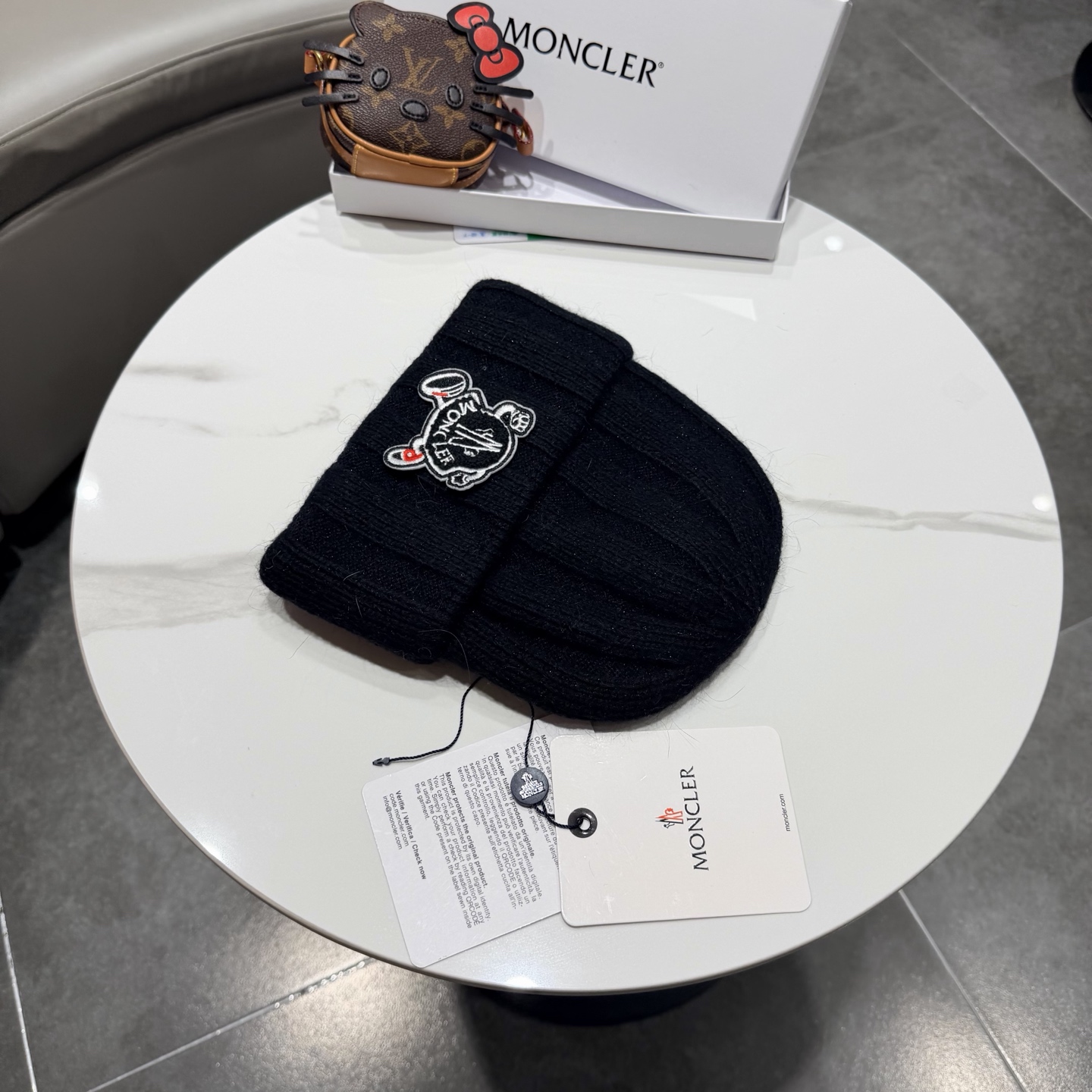 高版本蒙口Moncler盟可睐💥官网经典针织帽，原单复刻.非常柔软亲肤，弹性很好💓有质感又非常百搭的款式