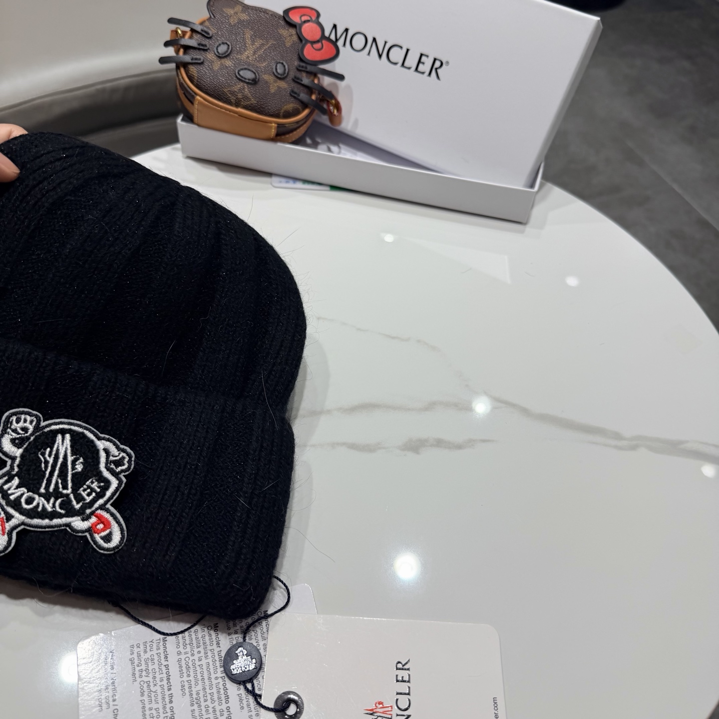 高版本蒙口Moncler盟可睐💥官网经典针织帽，原单复刻.非常柔软亲肤，弹性很好💓有质感又非常百搭的款式