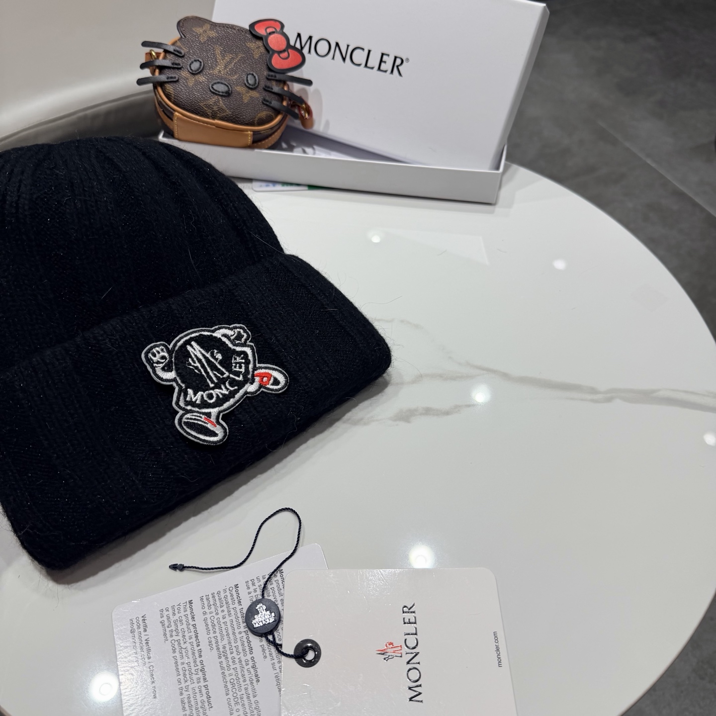 高版本蒙口Moncler盟可睐💥官网经典针织帽，原单复刻.非常柔软亲肤，弹性很好💓有质感又非常百搭的款式