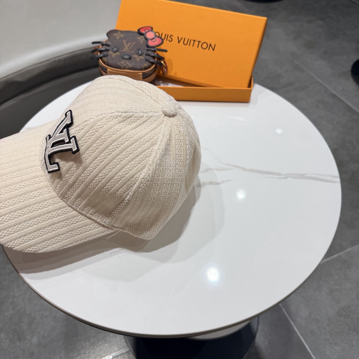 Chapeau Louis Vuitton New LV — photo 3