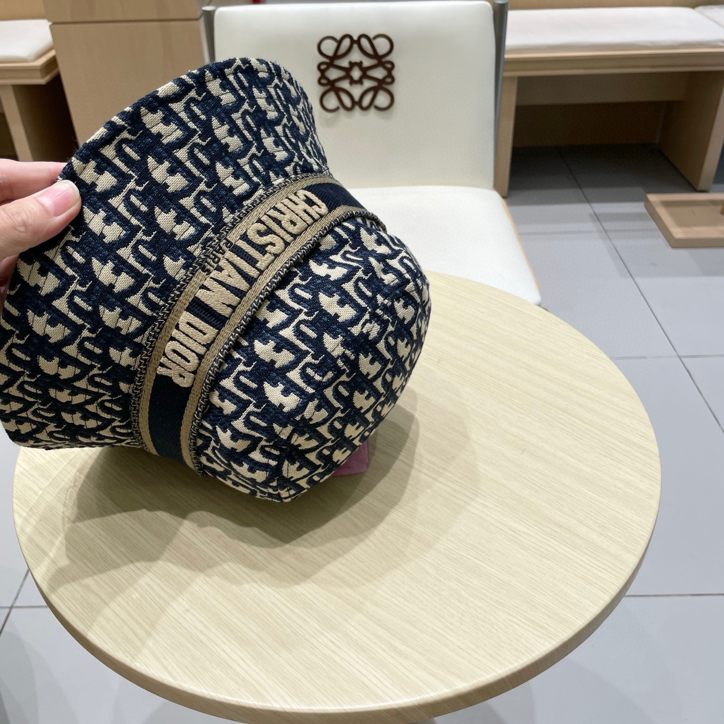 原单品质【迪奥DIOR】官网同步上线 韩版新款英式运动款重工定制款1:1原单品质 男女通用渔夫帽 绵麻地