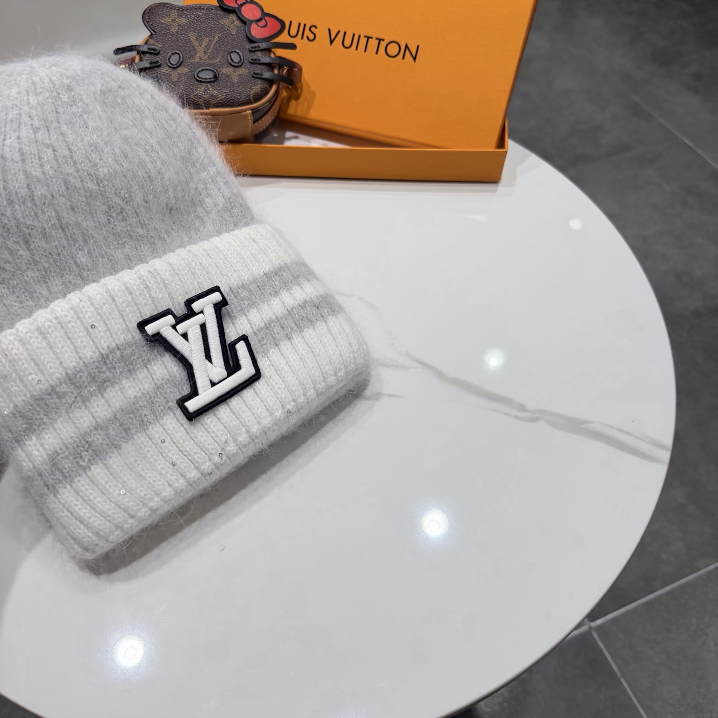 P100 Lv路易威登秋冬兔毛羊绒混纺针织帽休闲运动风帽子拼色条纹款保暖恒温毛线帽