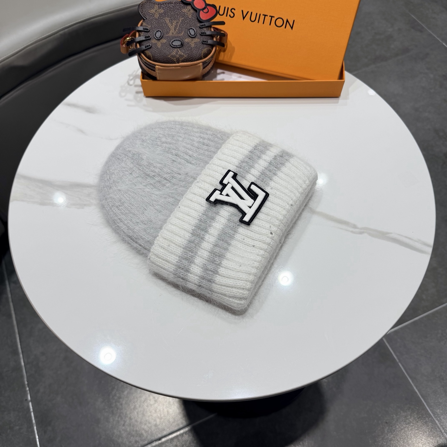 P100 Lv路易威登秋冬兔毛羊绒混纺针织帽休闲运动风帽子拼色条纹款保暖恒温毛线帽