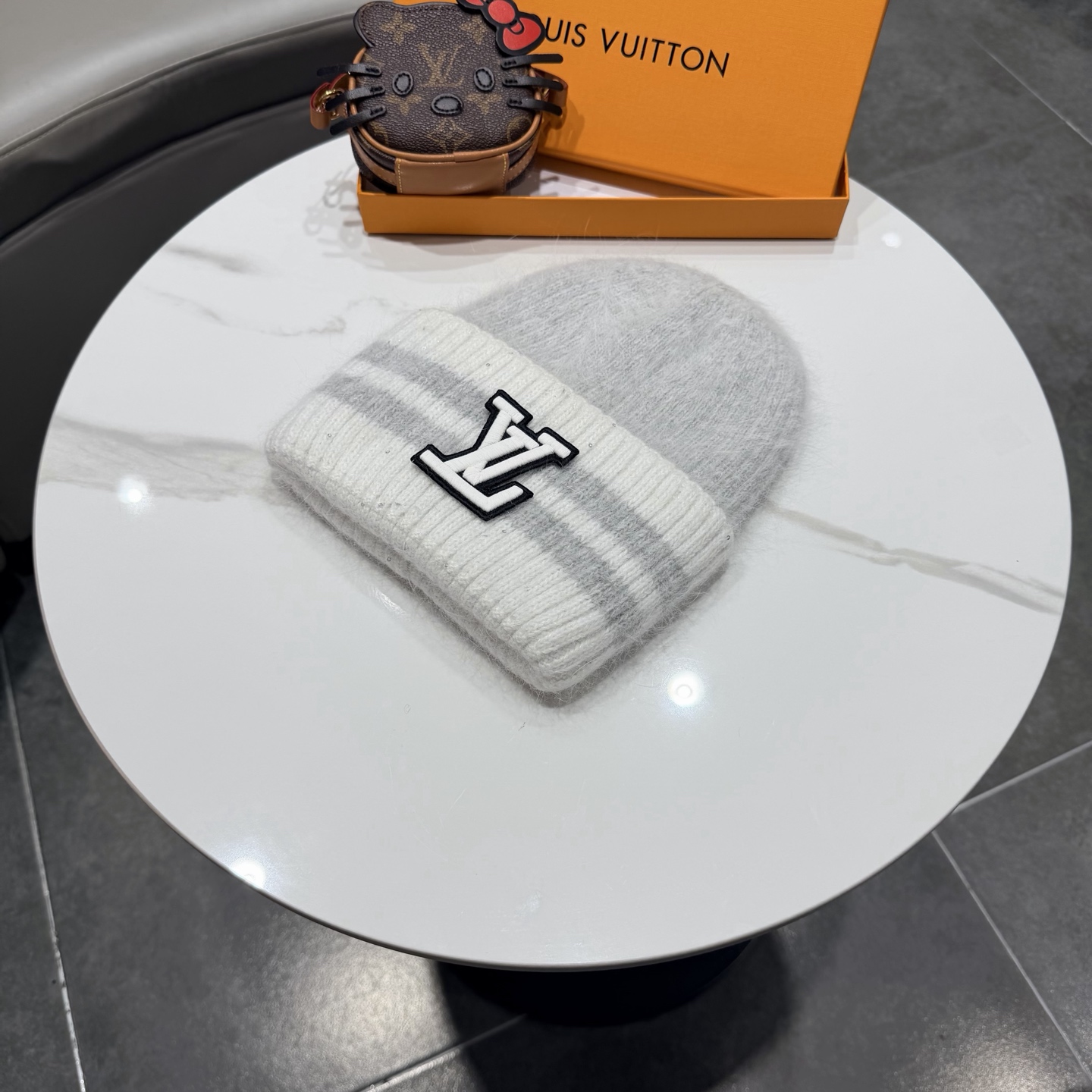 P100 Lv路易威登秋冬兔毛羊绒混纺针织帽休闲运动风帽子拼色条纹款保暖恒温毛线帽