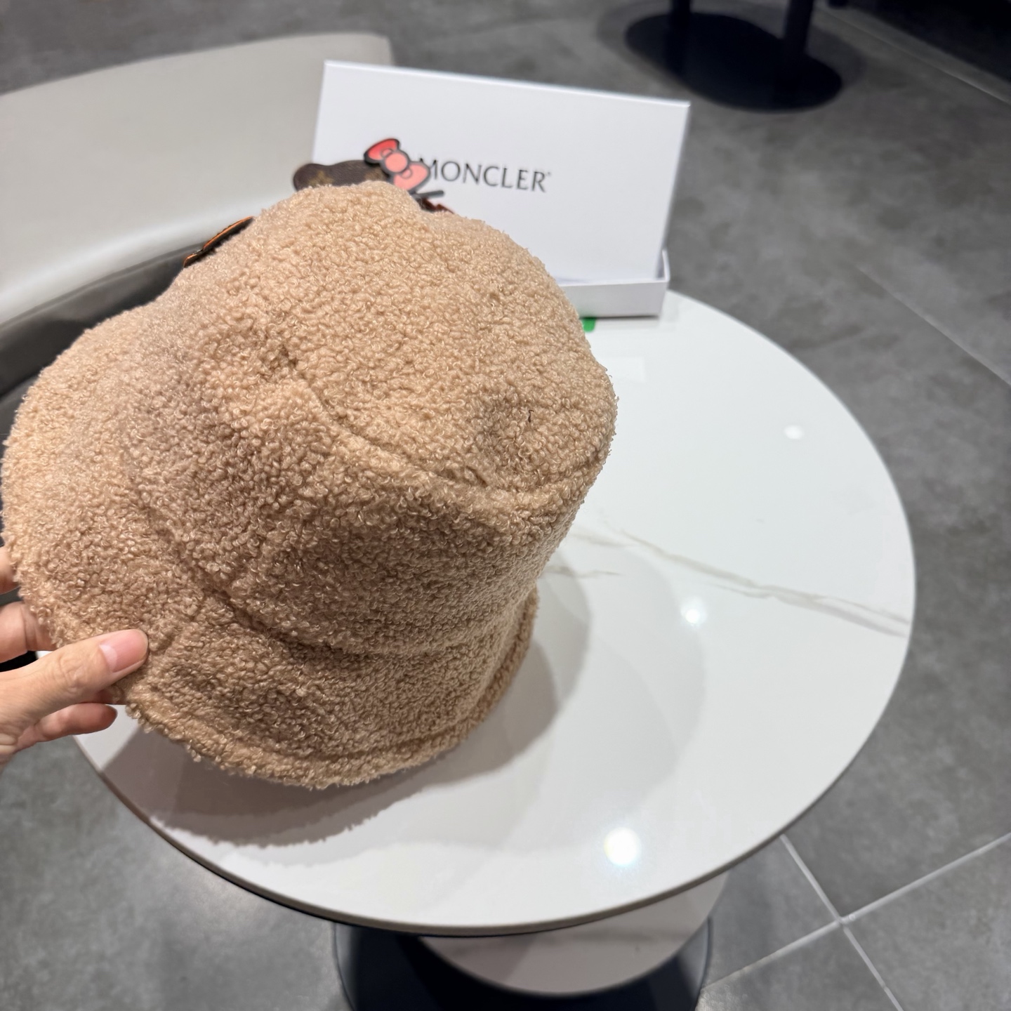 蒙口‼️ 新款‼️羊羔毛~ 冬季渔夫帽百搭高级感十足♚