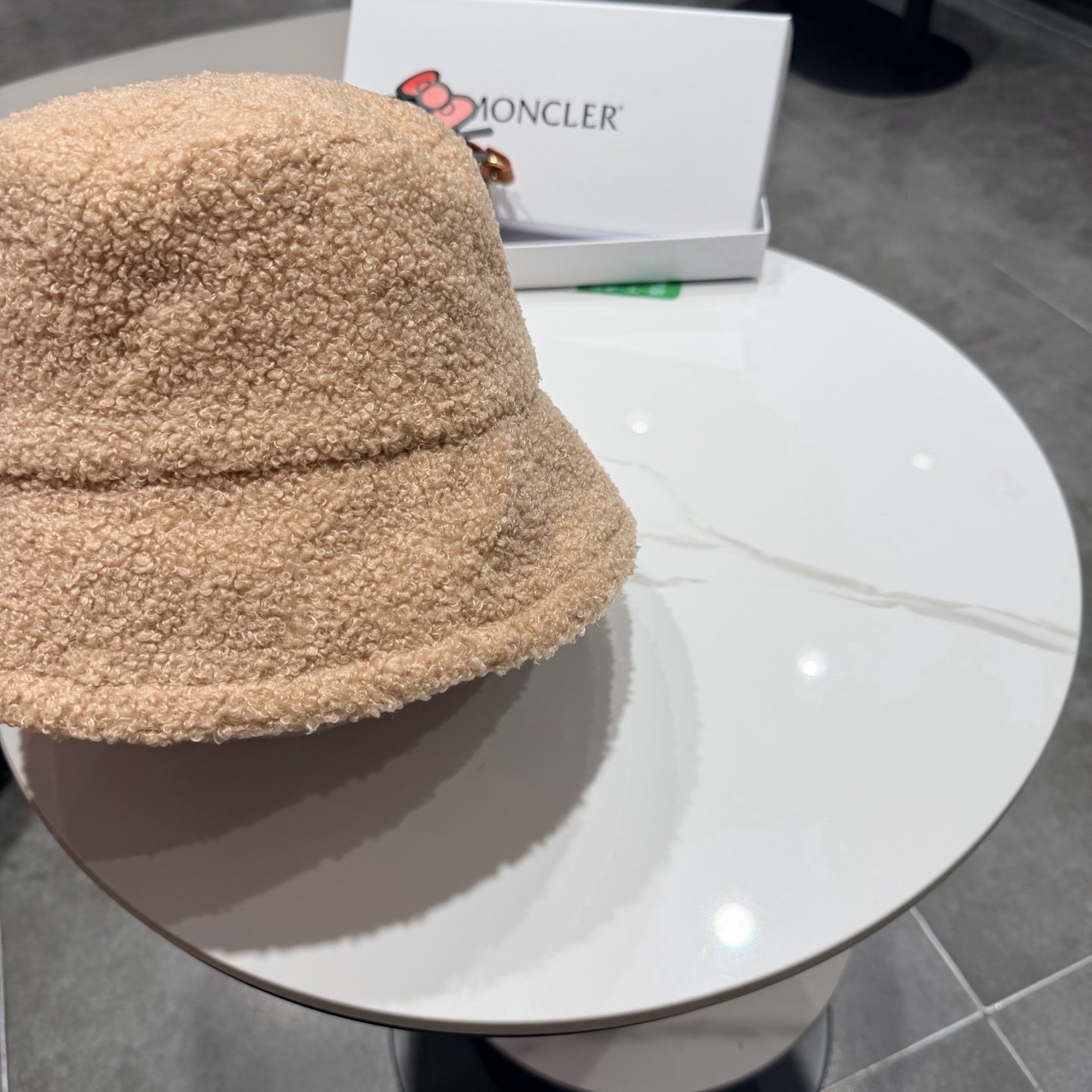 蒙口‼️ 新款‼️羊羔毛~ 冬季渔夫帽百搭高级感十足♚