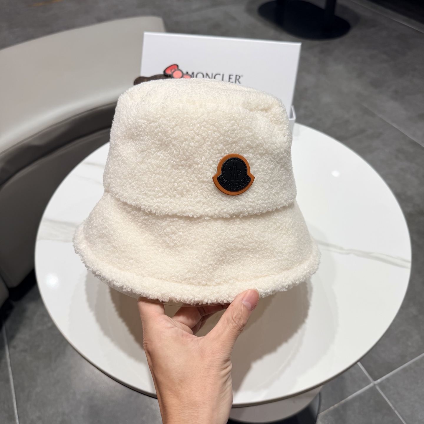 蒙口‼️ 新款‼️羊羔毛~ 冬季渔夫帽百搭高级感十足♚