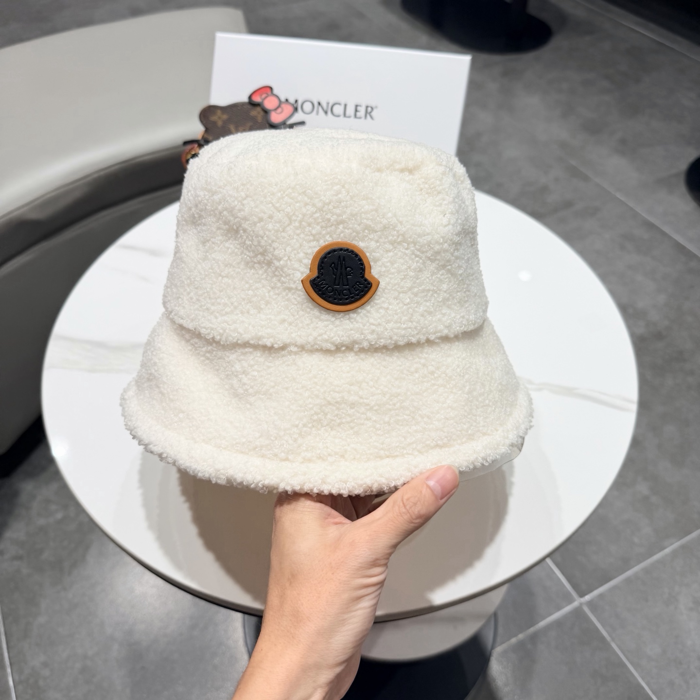 蒙口‼️ 新款‼️羊羔毛~ 冬季渔夫帽百搭高级感十足♚