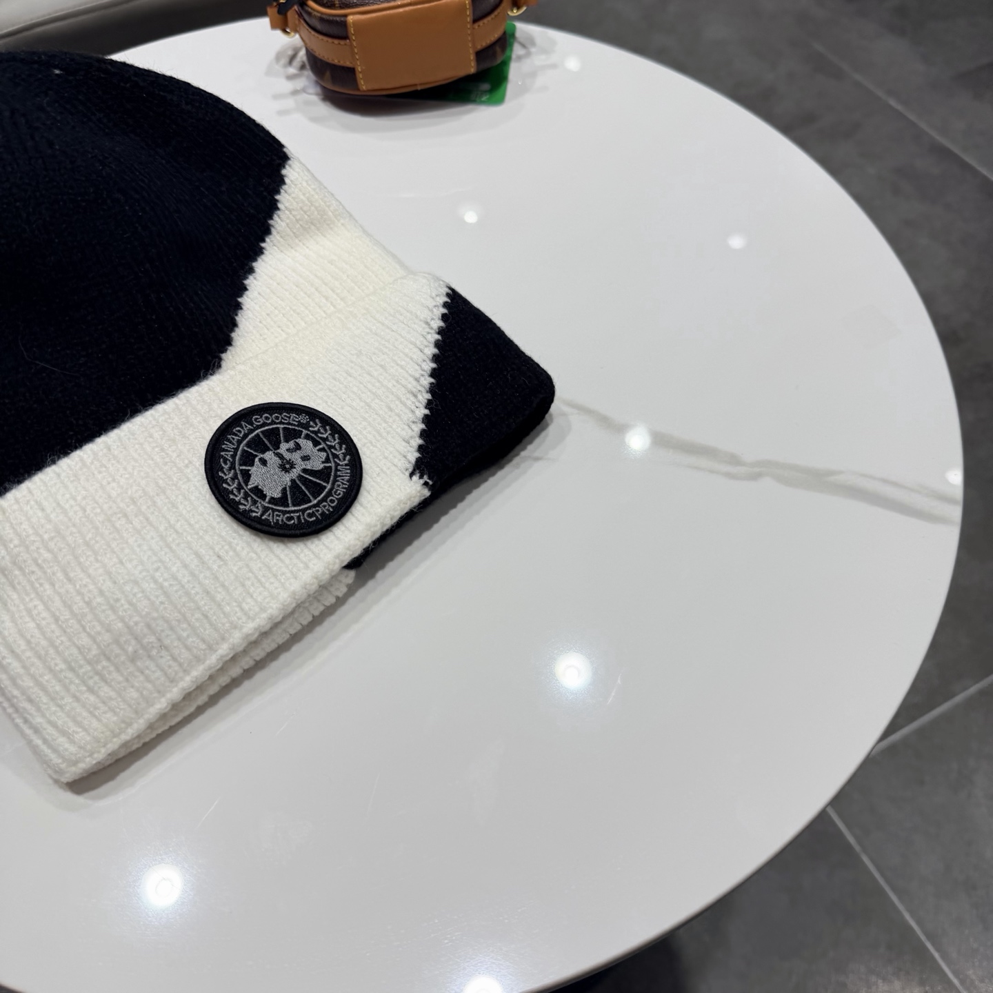 CANADA GOOSE加拿大鹅 黑标大圆盘保暖托克帽毛线帽