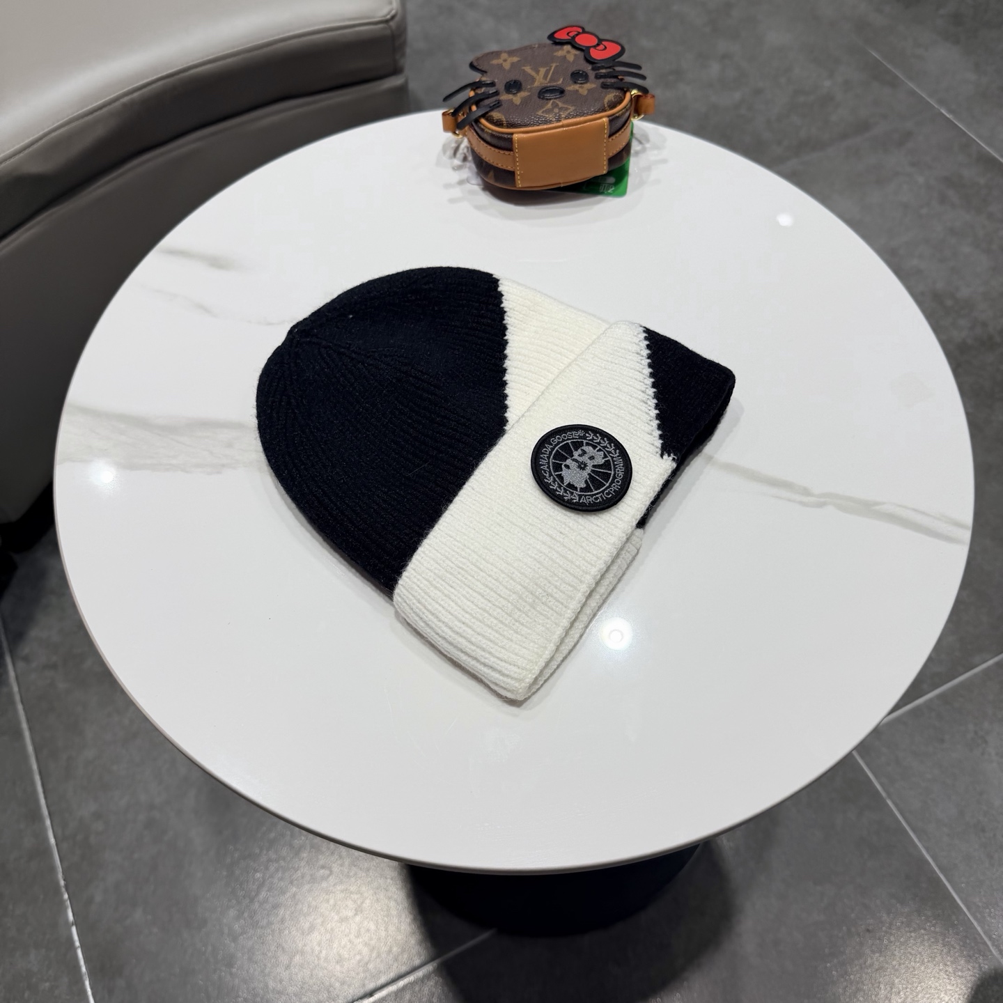 CANADA GOOSE加拿大鹅 黑标大圆盘保暖托克帽毛线帽