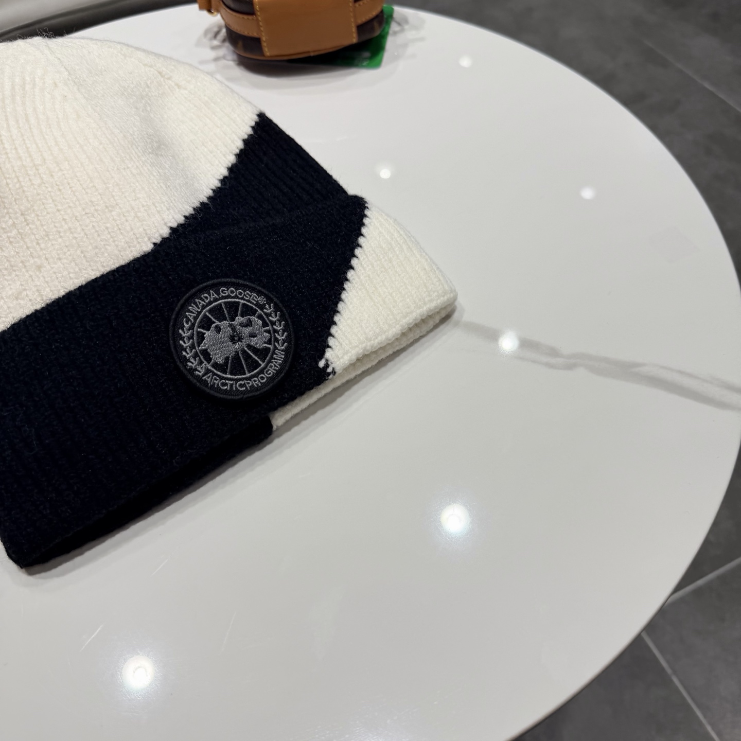 CANADA GOOSE加拿大鹅 黑标大圆盘保暖托克帽毛线帽