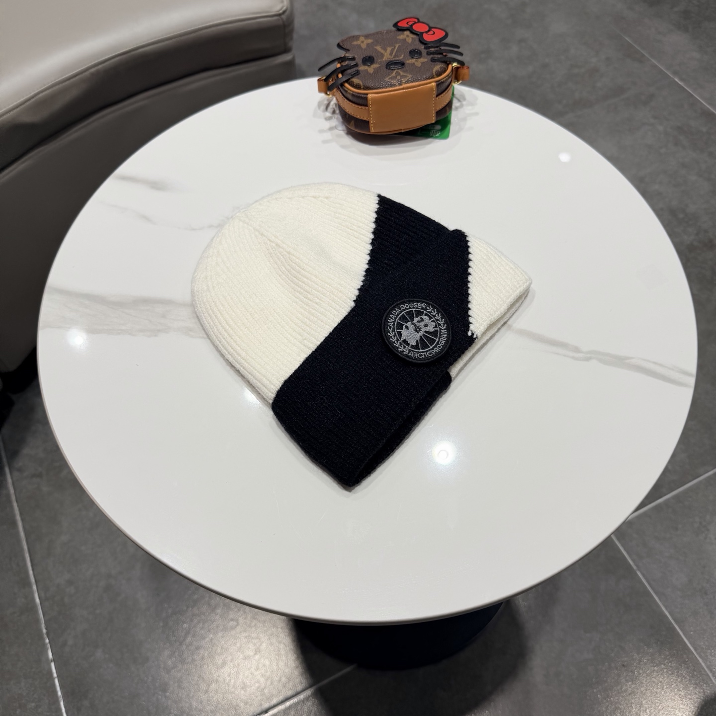 CANADA GOOSE加拿大鹅 黑标大圆盘保暖托克帽毛线帽