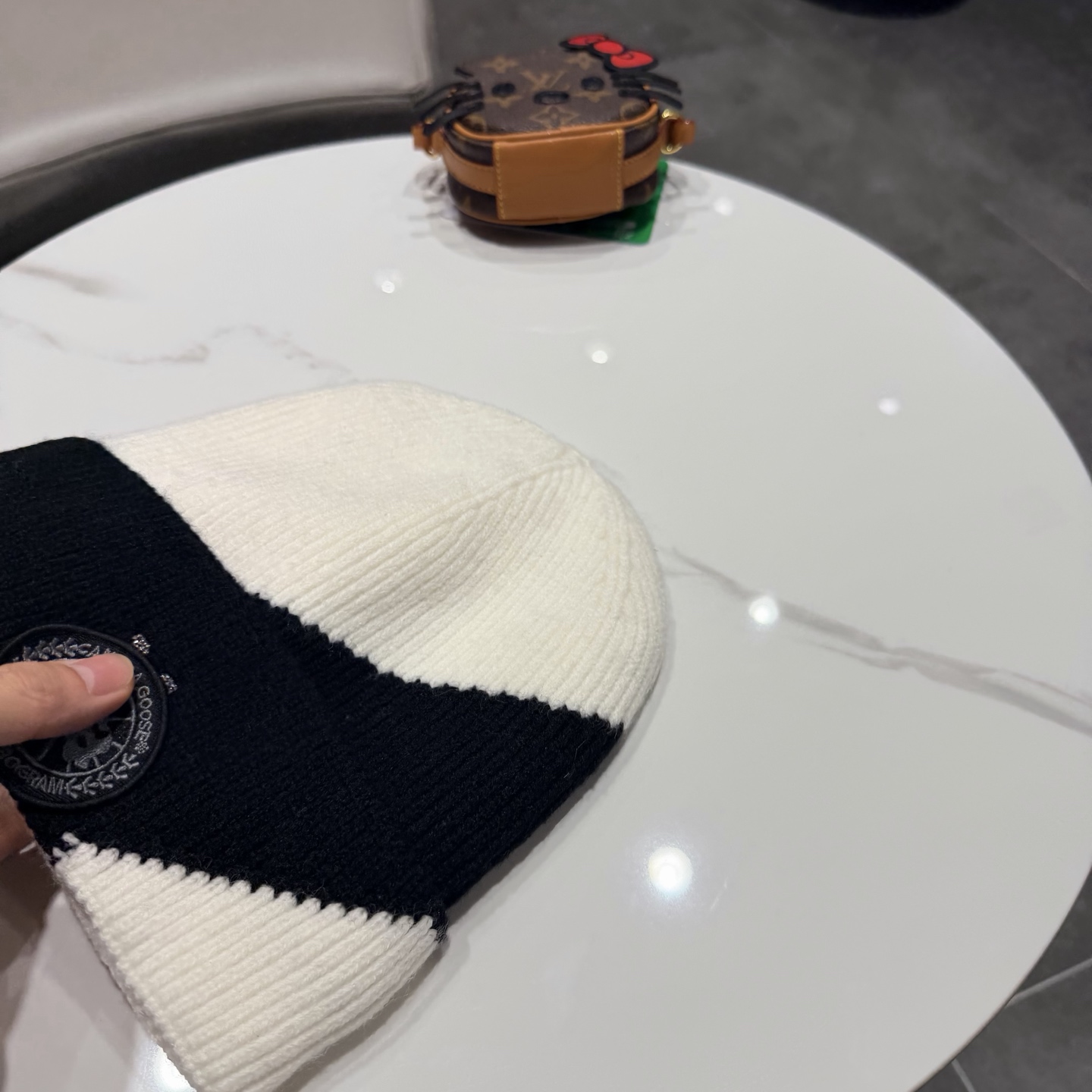 CANADA GOOSE加拿大鹅 黑标大圆盘保暖托克帽毛线帽