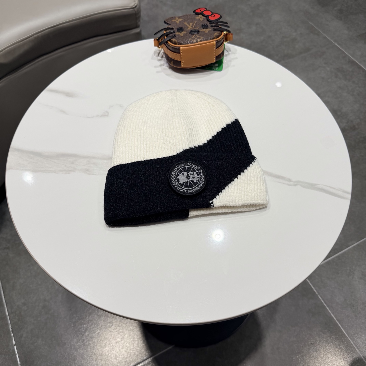 CANADA GOOSE加拿大鹅 黑标大圆盘保暖托克帽毛线帽
