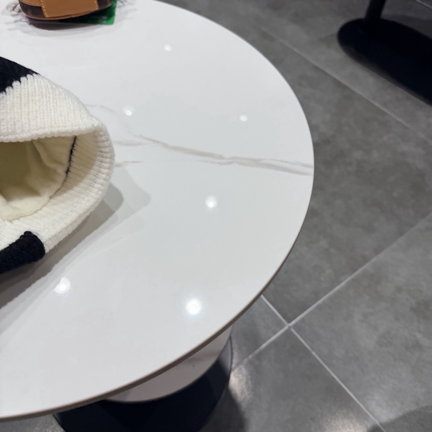 CANADA GOOSE加拿大鹅 黑标大圆盘保暖托克帽毛线帽