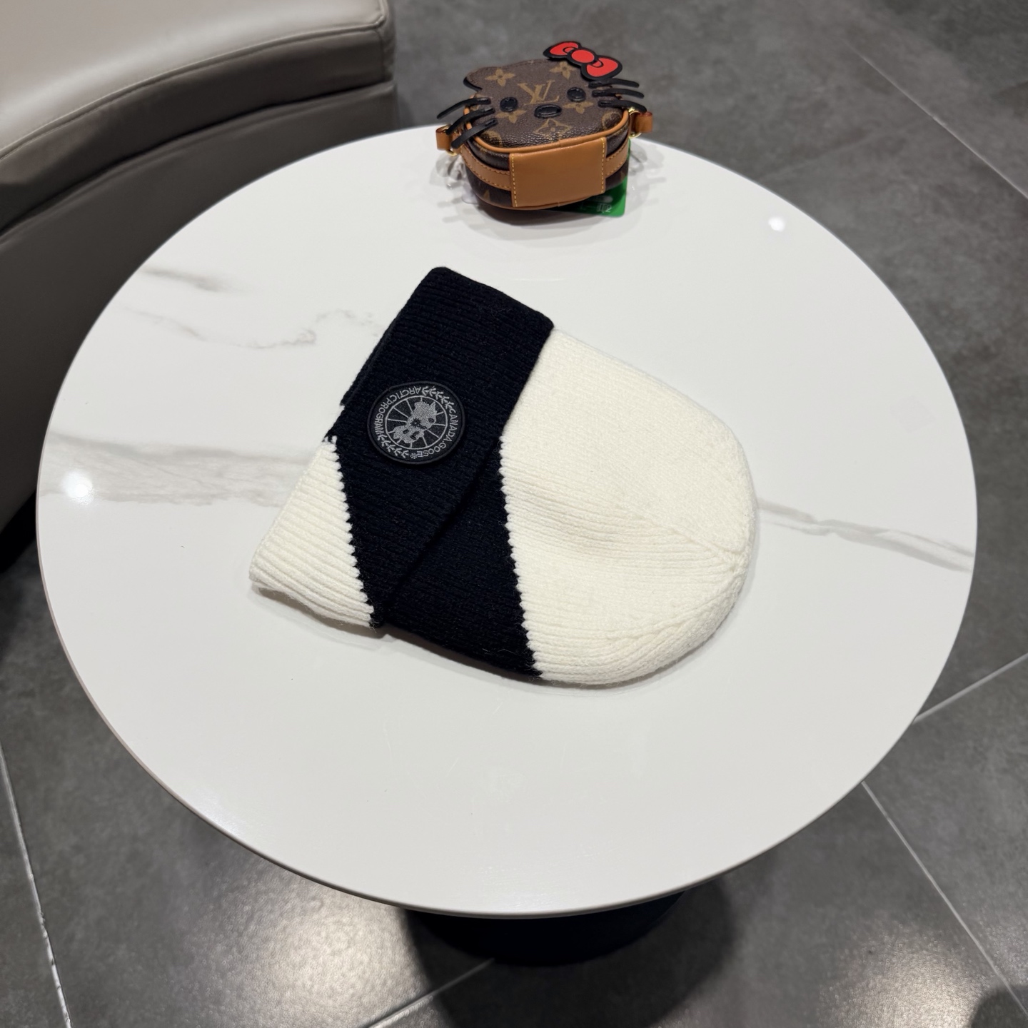 CANADA GOOSE加拿大鹅 黑标大圆盘保暖托克帽毛线帽