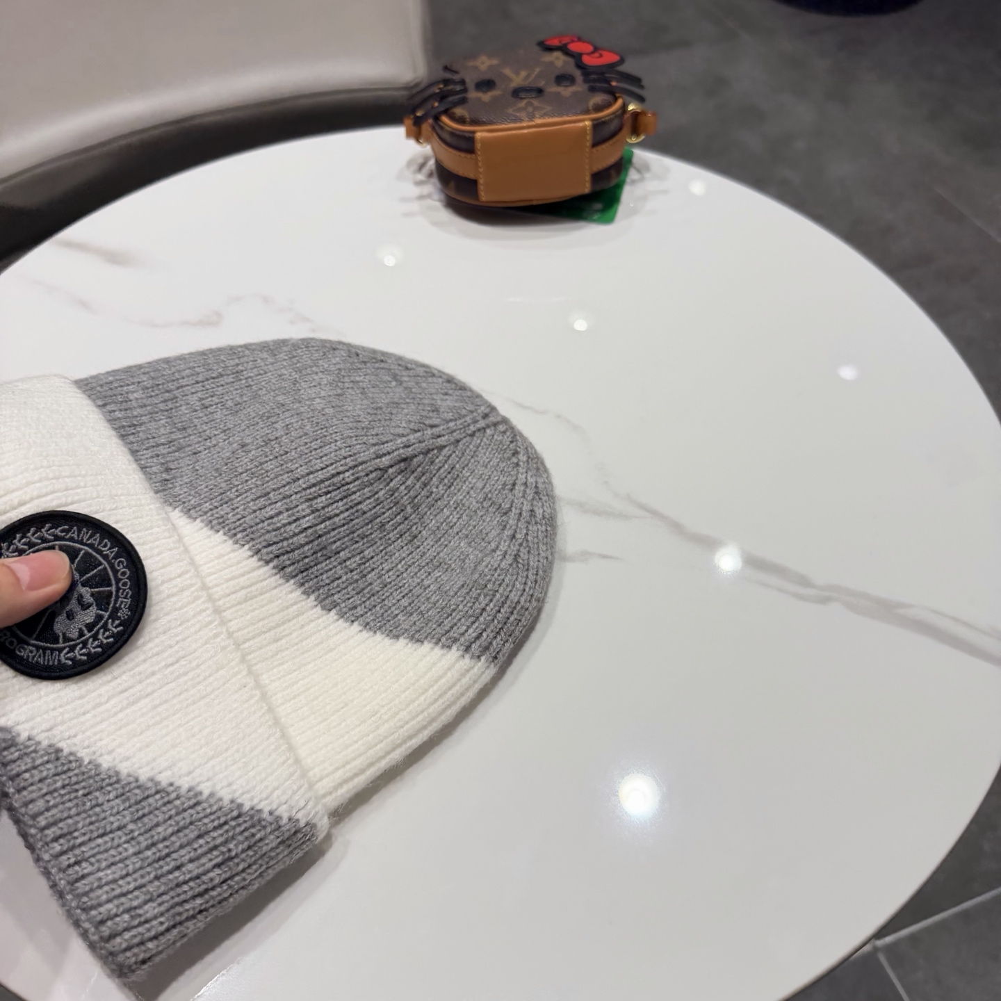 CANADA GOOSE加拿大鹅 黑标大圆盘保暖托克帽毛线帽