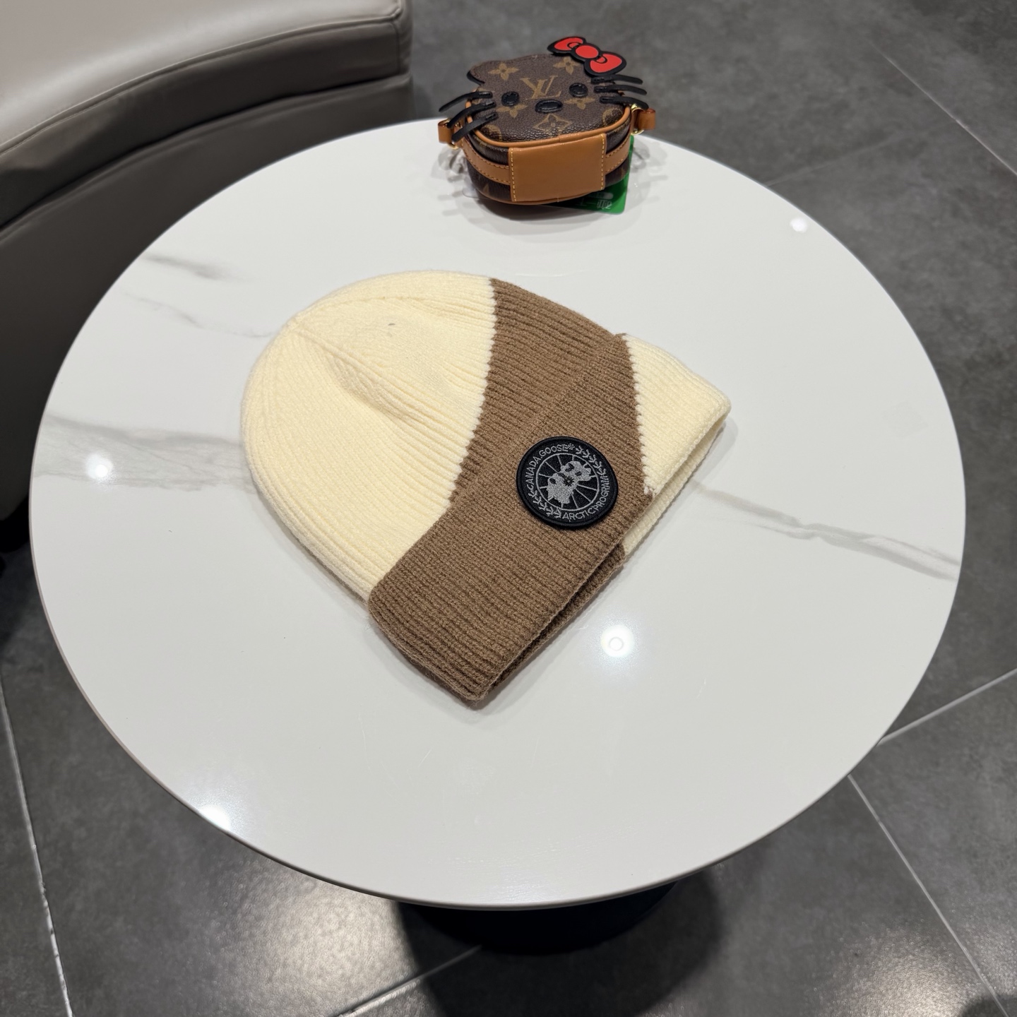 CANADA GOOSE加拿大鹅 黑标大圆盘保暖托克帽毛线帽