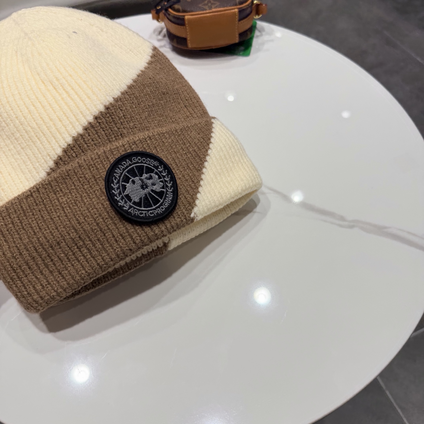 CANADA GOOSE加拿大鹅 黑标大圆盘保暖托克帽毛线帽