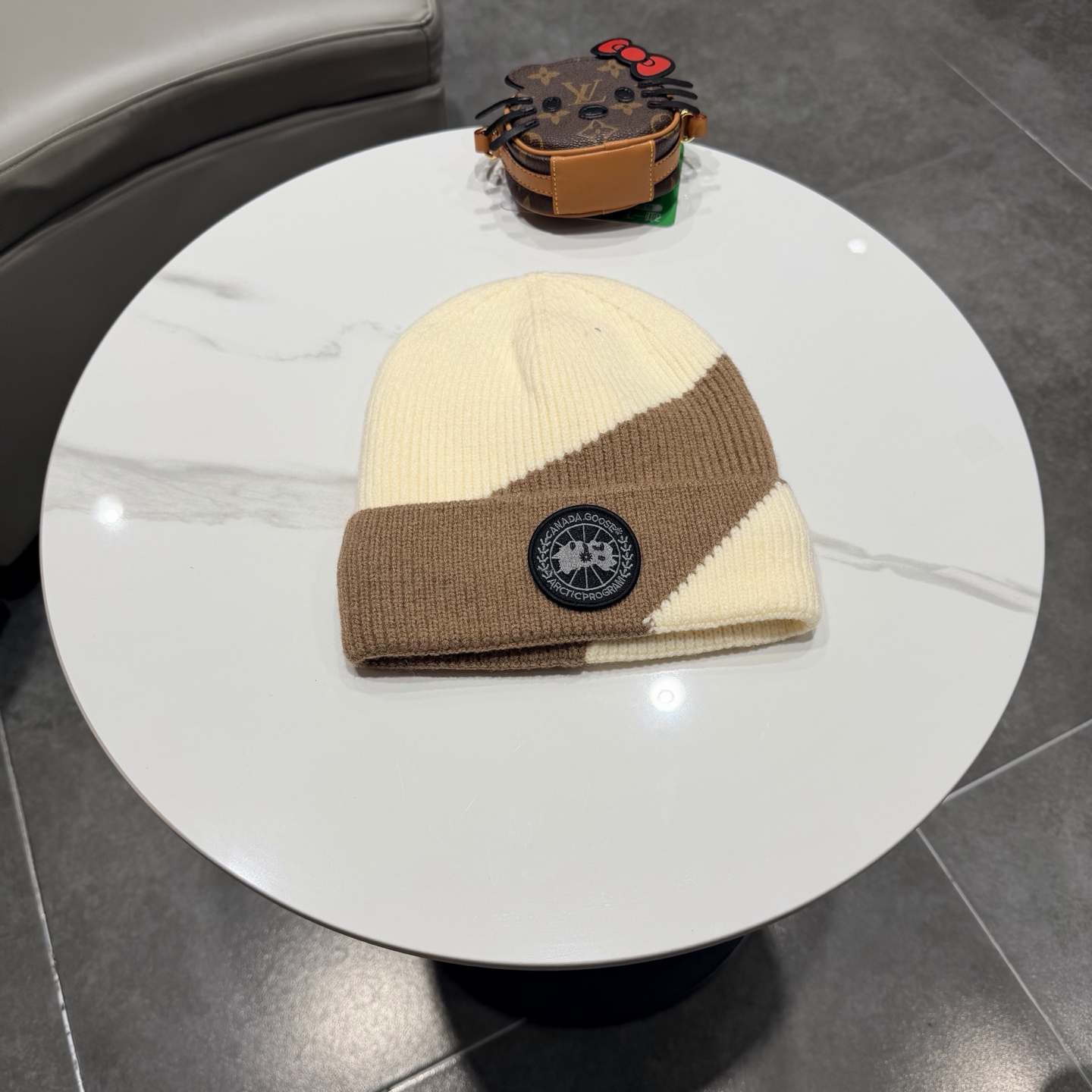 CANADA GOOSE加拿大鹅 黑标大圆盘保暖托克帽毛线帽