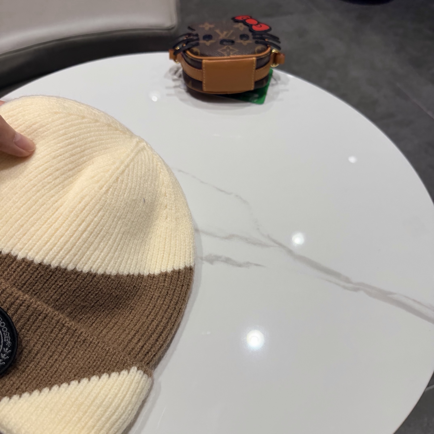 CANADA GOOSE加拿大鹅 黑标大圆盘保暖托克帽毛线帽