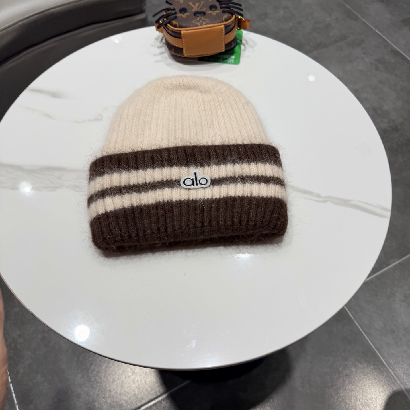 NO:704027,aIo new high-quality knitted hats and woolen hats for women, loose cold hats, warm and thickened in autumn and winter, new ear protection knitted hats, fisherman hats, baseball caps, knitted hats, hats, espadrilles, hats19860909aIo新款高品质针织帽毛线帽女宽松冷帽,秋冬季保暖加厚 新款护耳针织帽帽子渔夫帽棒球帽针织帽,帽子,espadrilles,hats,hat