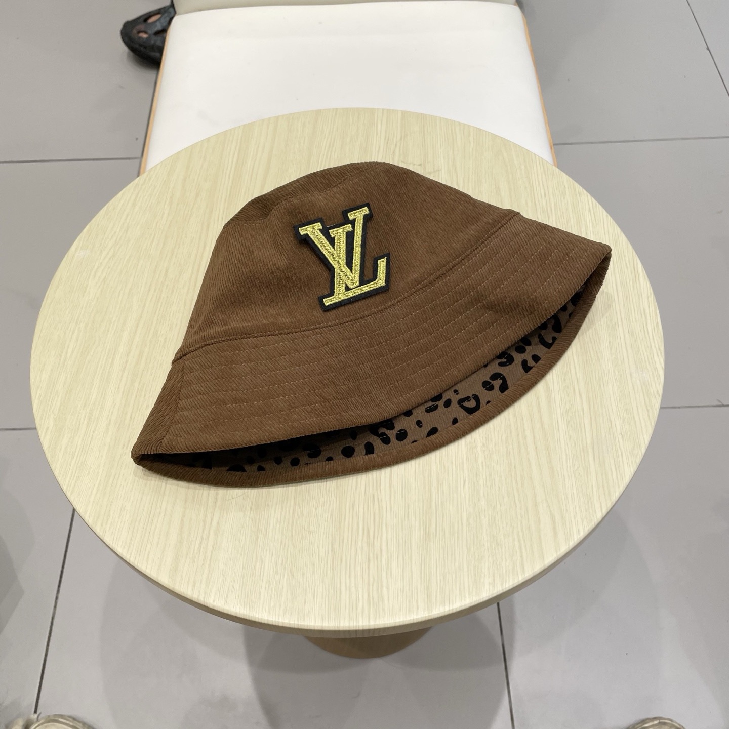 Lv路易威登高级感深咖豹纹渔夫帽女秋冬新款双面戴水桶帽显脸小气质盆帽
