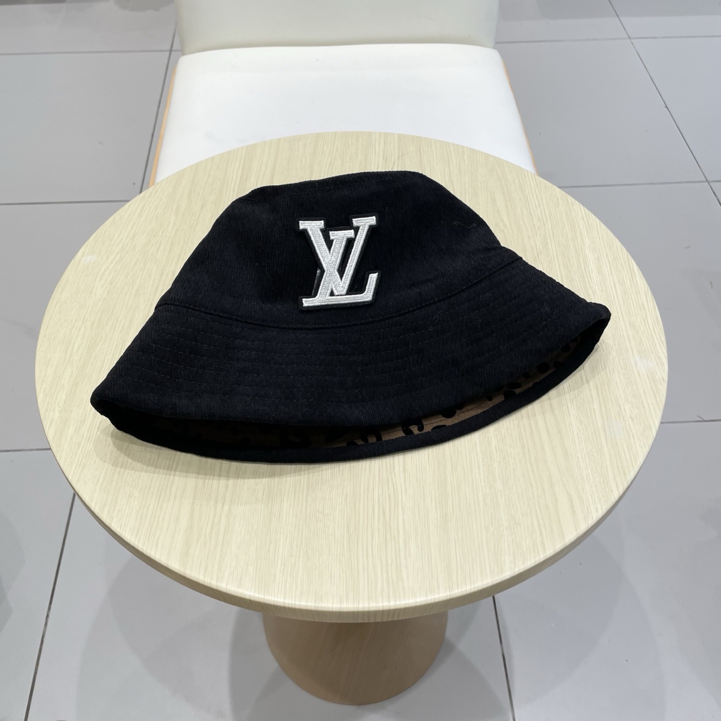 Lv路易威登高级感深咖豹纹渔夫帽女秋冬新款双面戴水桶帽显脸小气质盆帽
