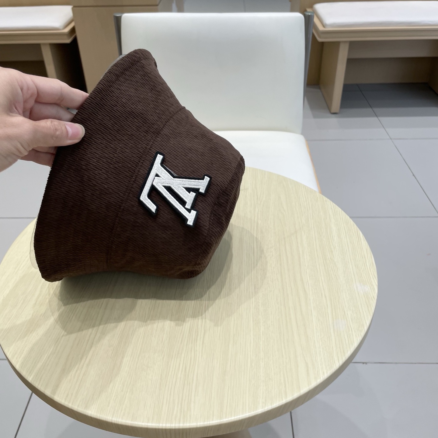 Lv路易威登高级感深咖豹纹渔夫帽女秋冬新款双面戴水桶帽显脸小气质盆帽
