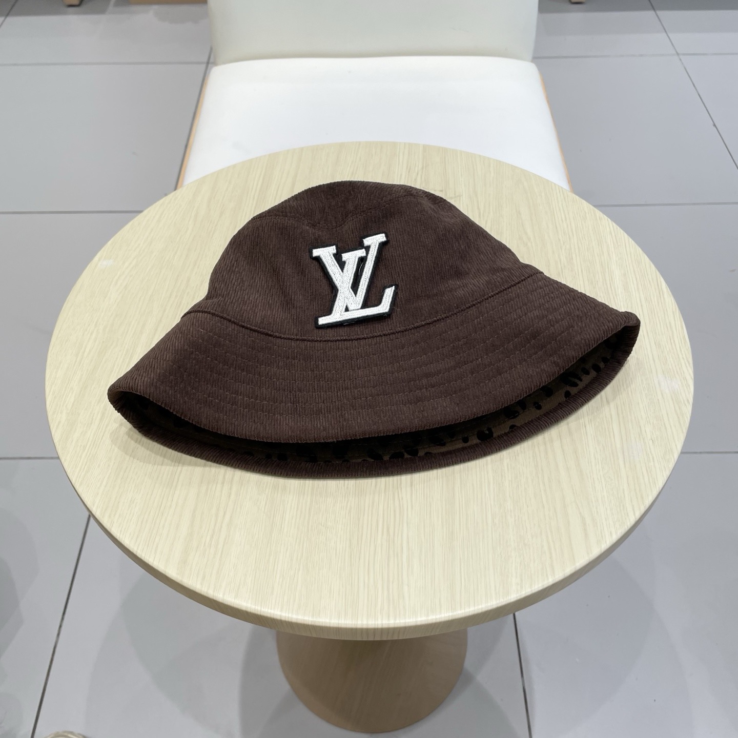 Lv路易威登高级感深咖豹纹渔夫帽女秋冬新款双面戴水桶帽显脸小气质盆帽