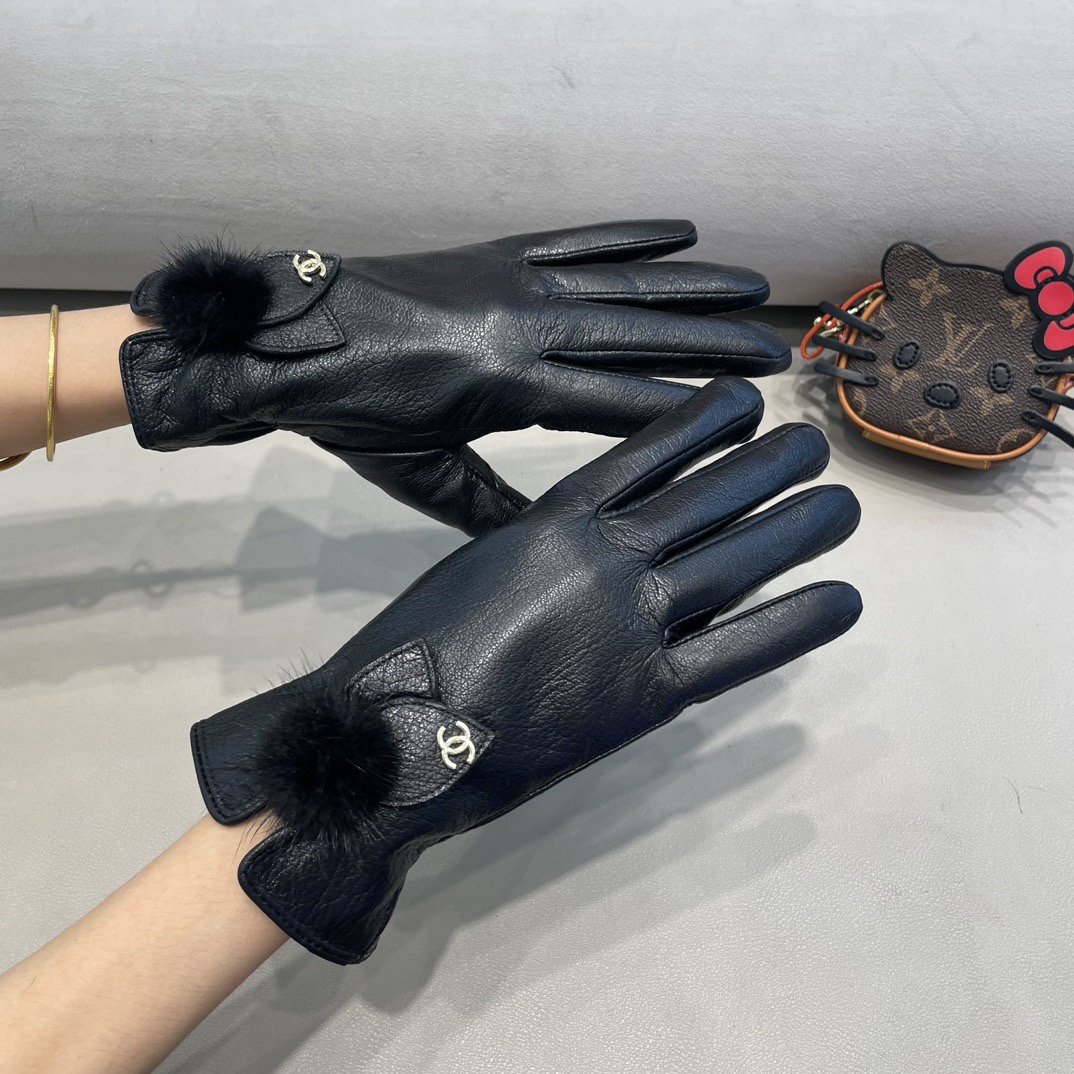 NO:602437,Chanel CHANEL women's model, popular style gloves, imported original Ethiopian leather (first-grade sheepskin), exported overseas, noble lady style, must-have artifact for goddess Jimei, warm and versatile matching box size L XL. Gloves, gloves, chanel, chanel, sheepskin, gloves19860909香奈儿 CHANEL女款 爆款 手套 进口原版埃塞皮（一级羊皮）出口海外货 贵族名媛范儿 女神集美们必备神器 保暖百搭配盒子码数L XL.手套,手套,chanel,chanel,sheepskin,gloves,accessory