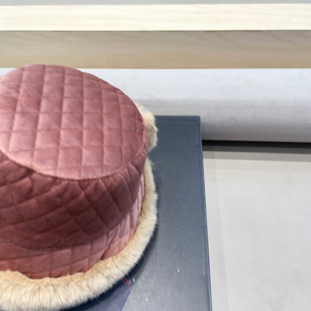 lv路易威登冬季加厚毛绒渔夫帽子女百搭显脸小保暖护耳盆帽东北户外防寒棉帽