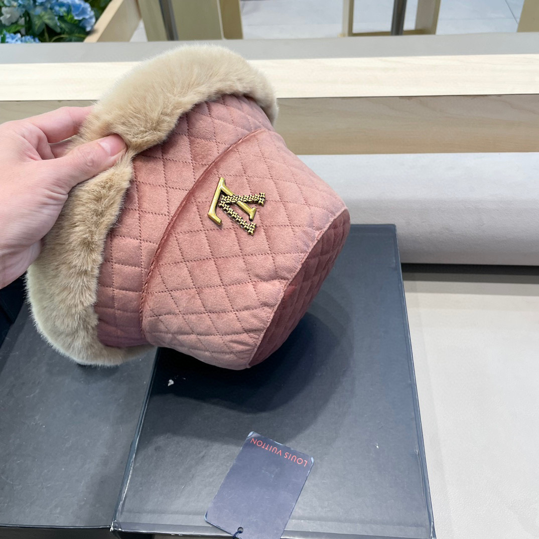 lv路易威登冬季加厚毛绒渔夫帽子女百搭显脸小保暖护耳盆帽东北户外防寒棉帽