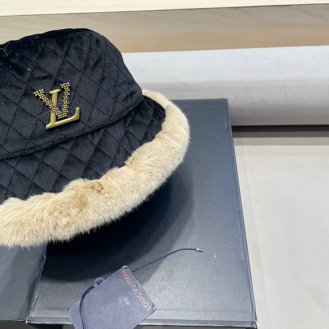 lv路易威登冬季加厚毛绒渔夫帽子女百搭显脸小保暖护耳盆帽东北户外防寒棉帽