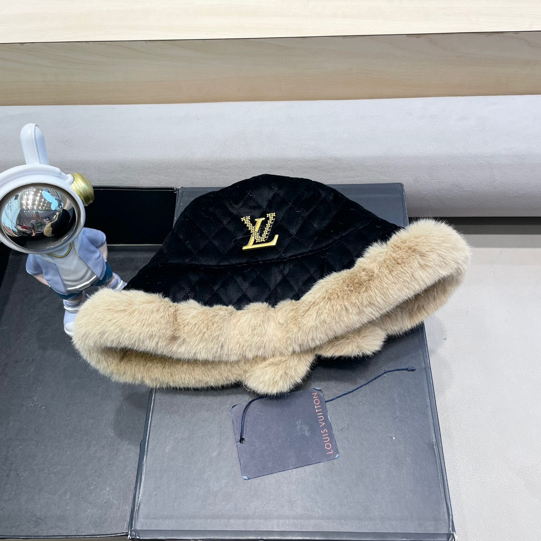 lv路易威登冬季加厚毛绒渔夫帽子女百搭显脸小保暖护耳盆帽东北户外防寒棉帽