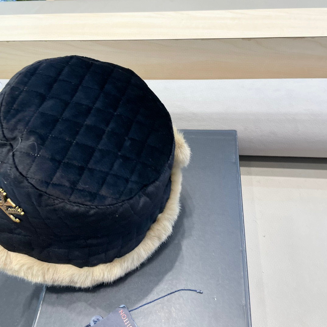 lv路易威登冬季加厚毛绒渔夫帽子女百搭显脸小保暖护耳盆帽东北户外防寒棉帽