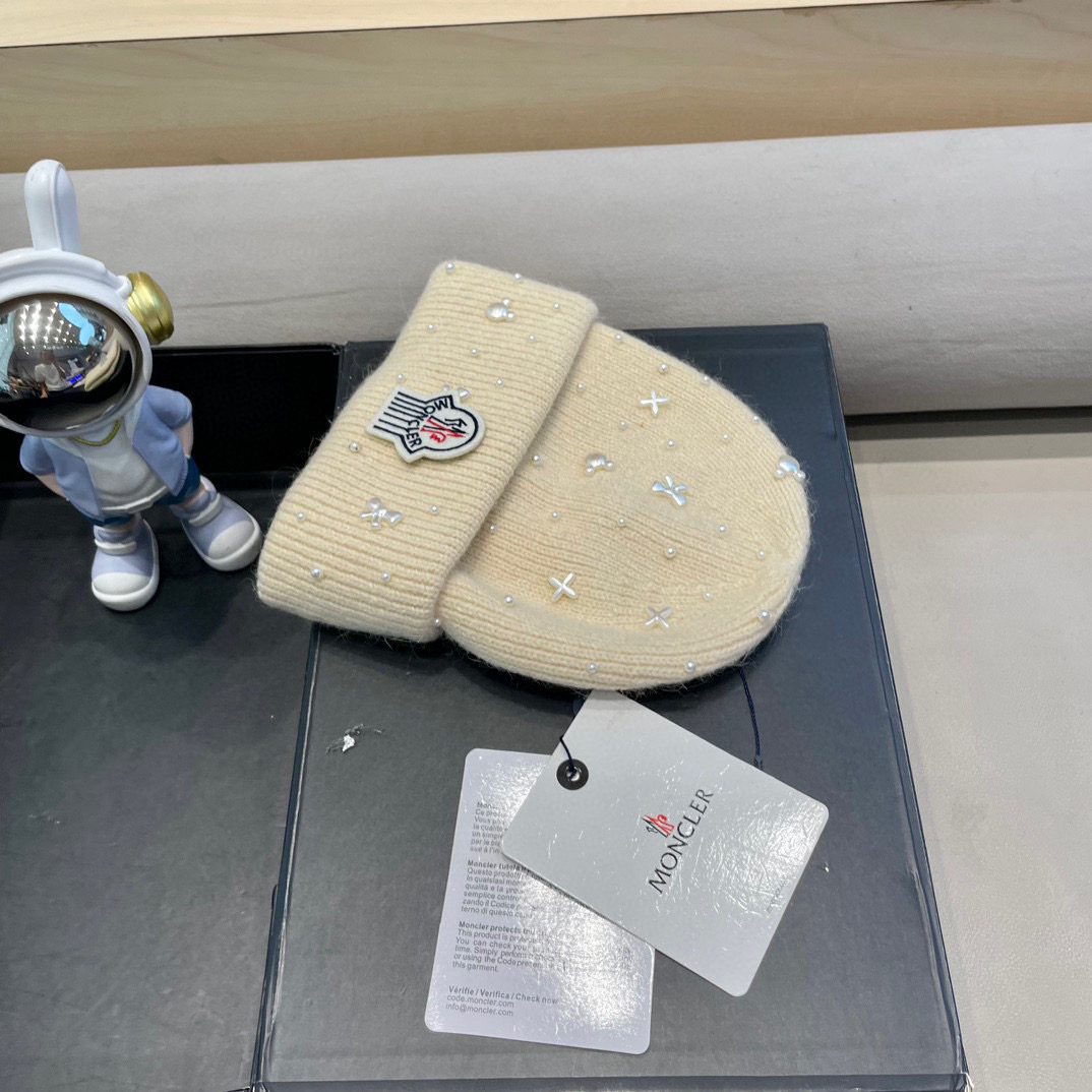 moncler重工艺新款珍珠蝴蝶结护耳针织帽子女秋冬兔毛混纺防寒保暖包头帽