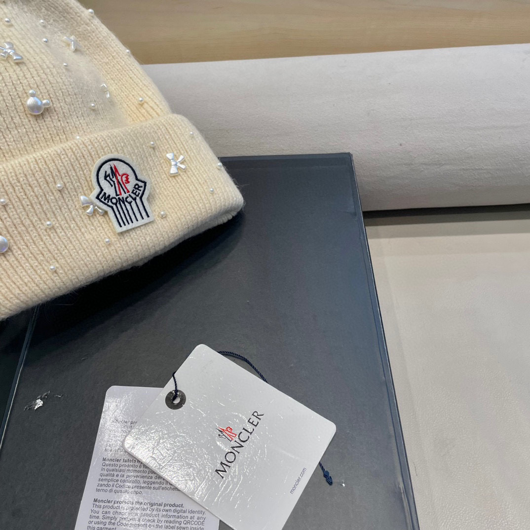moncler重工艺新款珍珠蝴蝶结护耳针织帽子女秋冬兔毛混纺防寒保暖包头帽