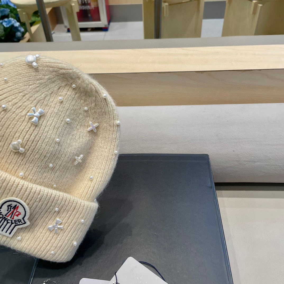 moncler重工艺新款珍珠蝴蝶结护耳针织帽子女秋冬兔毛混纺防寒保暖包头帽