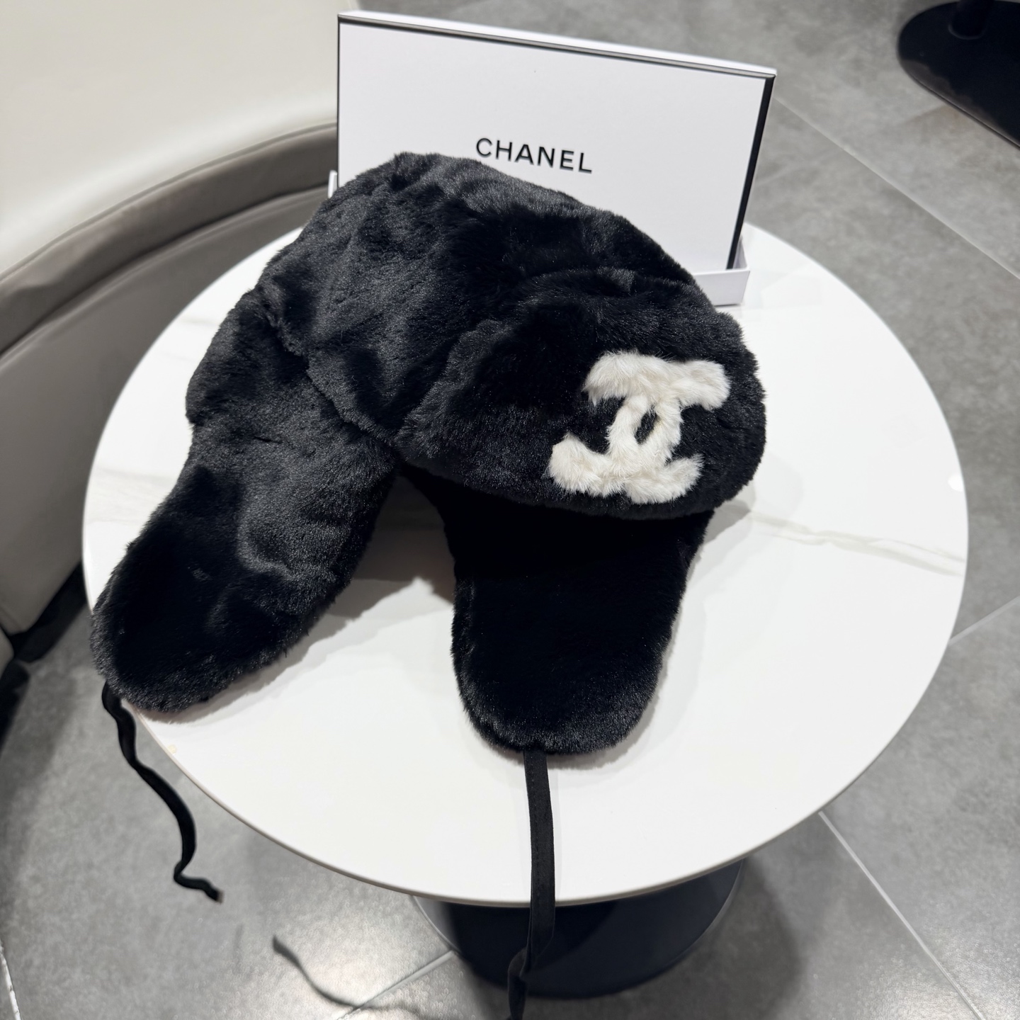 chanel香奈儿雷锋帽新款冬季保暖套头帽护耳毛茸茸白色帽子