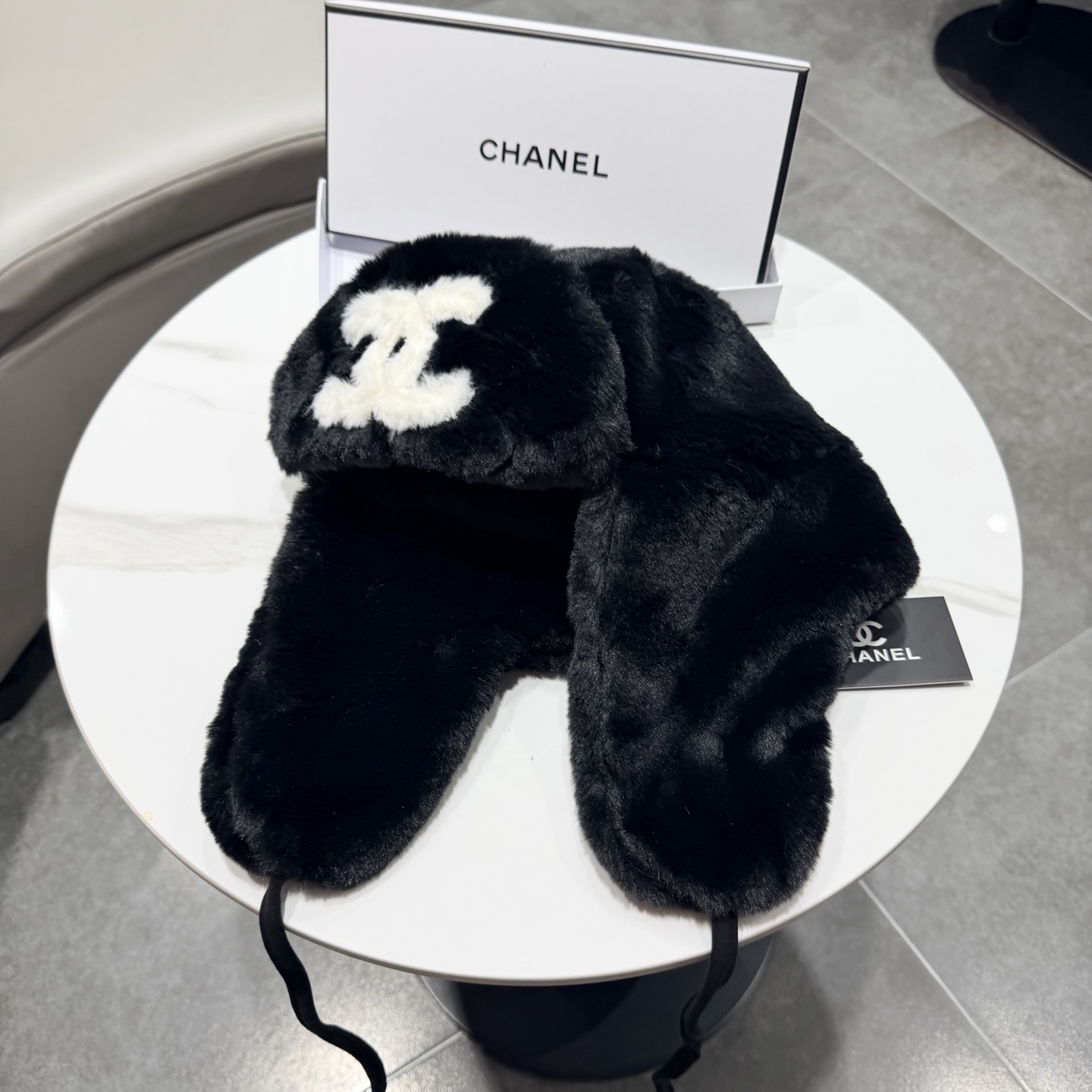 chanel香奈儿雷锋帽新款冬季保暖套头帽护耳毛茸茸白色帽子