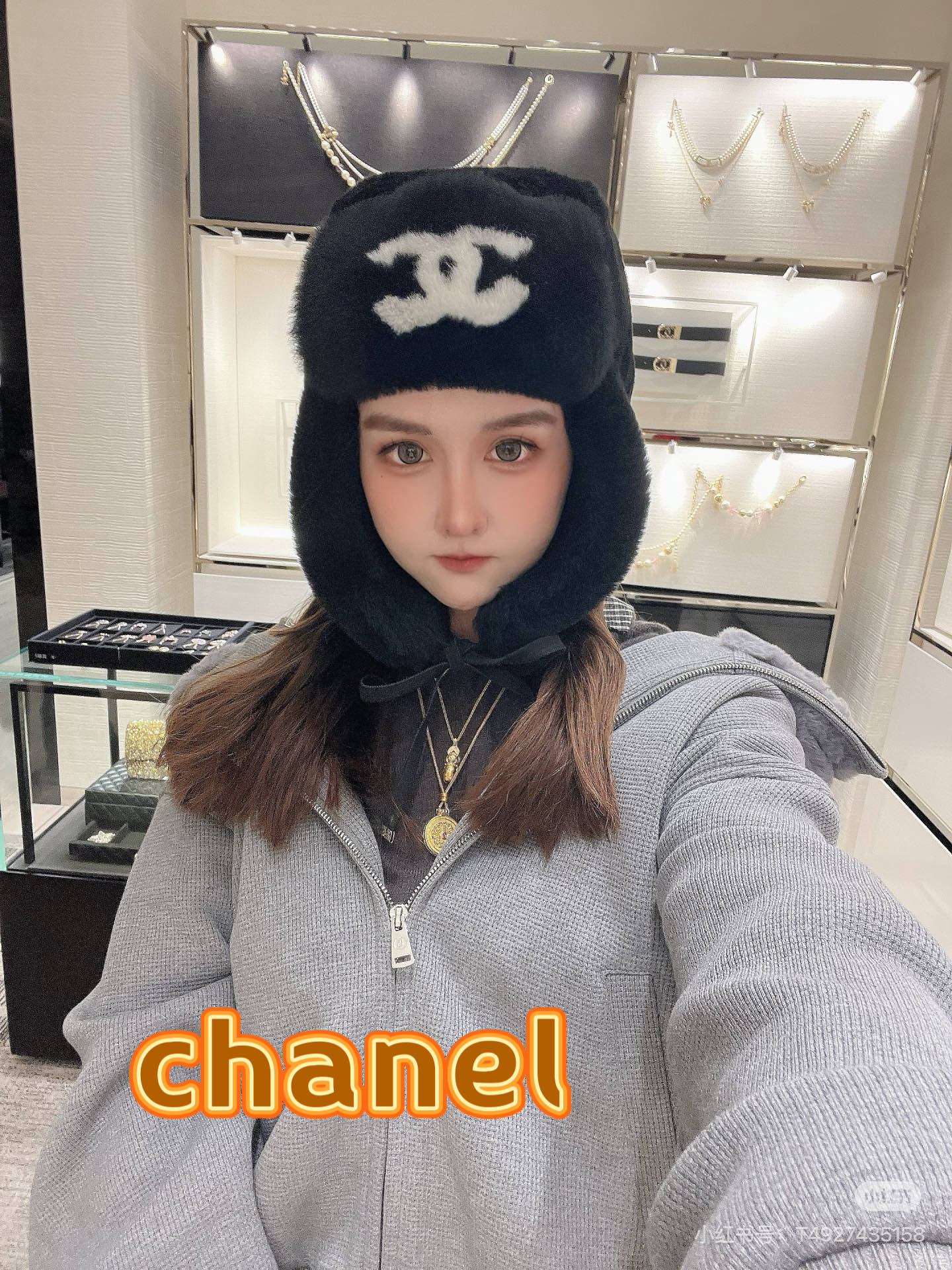 chanel香奈儿雷锋帽新款冬季保暖套头帽护耳毛茸茸白色帽子