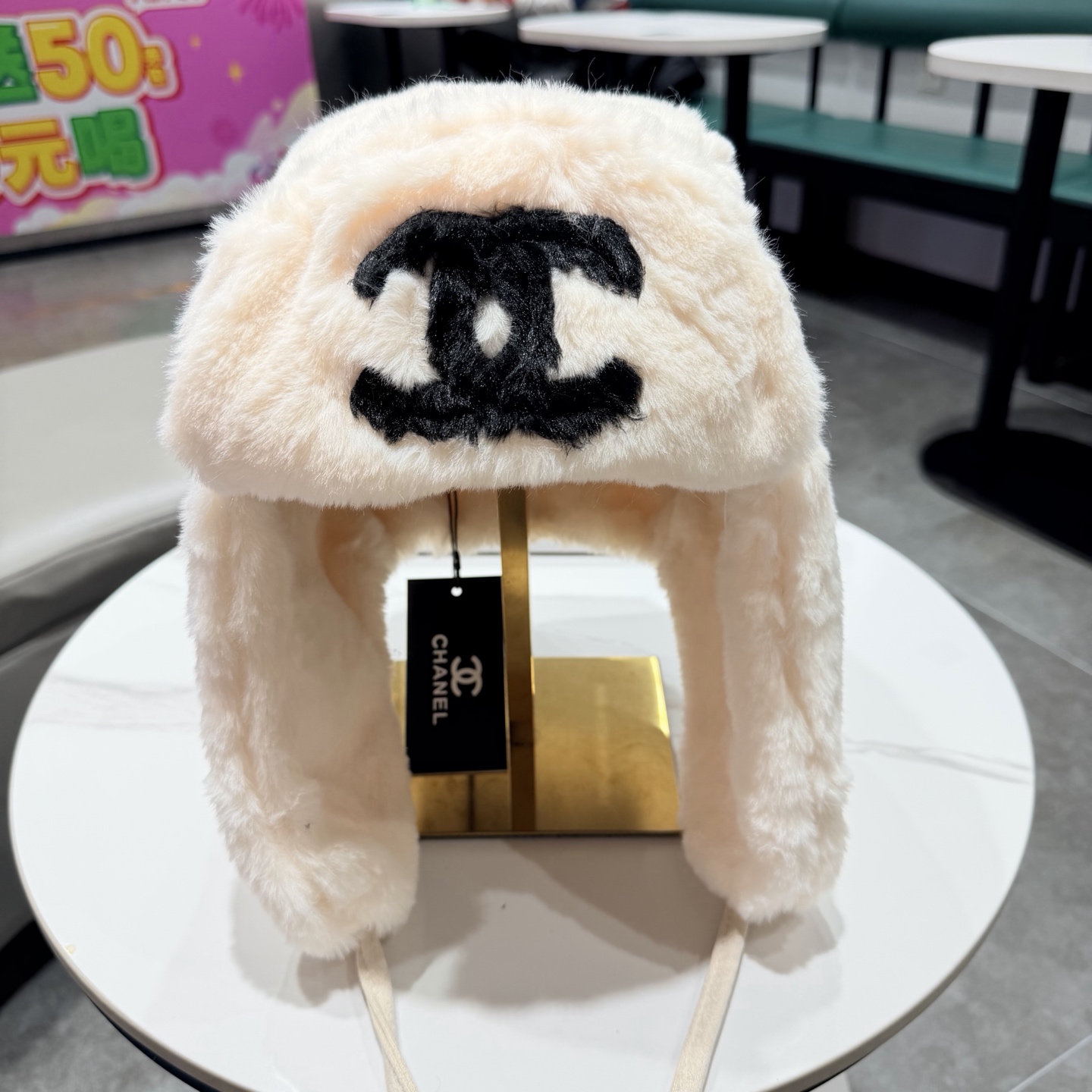 chanel香奈儿雷锋帽新款冬季保暖套头帽护耳毛茸茸白色帽子