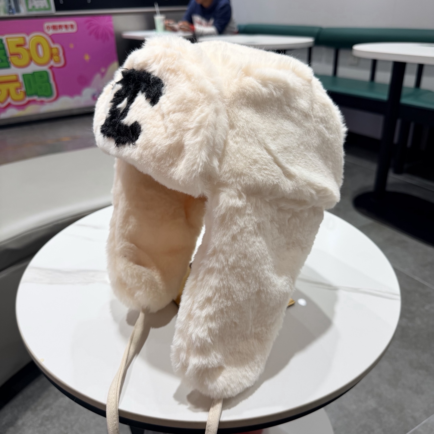 chanel香奈儿雷锋帽新款冬季保暖套头帽护耳毛茸茸白色帽子