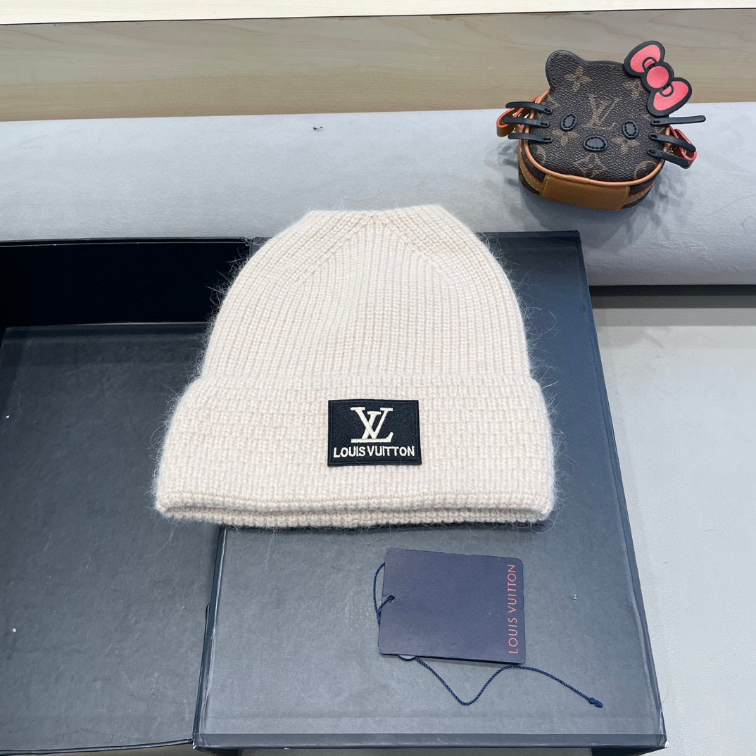 NO:704104,lv Louis Vuitton rabbit hair thick thread knitted hat for women autumn and winter new woolen hat big head circumference knitted hat white cold hat hat fisherman hat baseball cap knitted hat, hat, louis vuitton, louis vuitton, espadrilles, hats19860909lv路易威登兔毛粗线针织帽女秋冬新款毛线帽大头围针织帽白色冷帽子帽子渔夫帽棒球帽针织帽,帽子,louis vuitton,louis vuitton,espadrilles,hats,hat