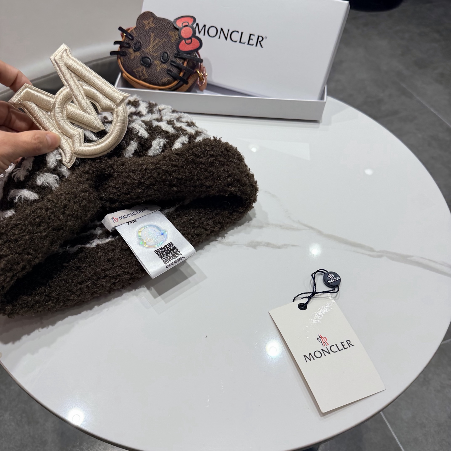 蒙口针织帽MONCLER毛线帽👍质量非常柔软舒服，保暖又时尚，简约大气，百搭款